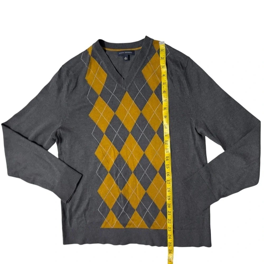 BANANA REPUBLIC Men's Gray and Gold Argyle V-Neck Sweater